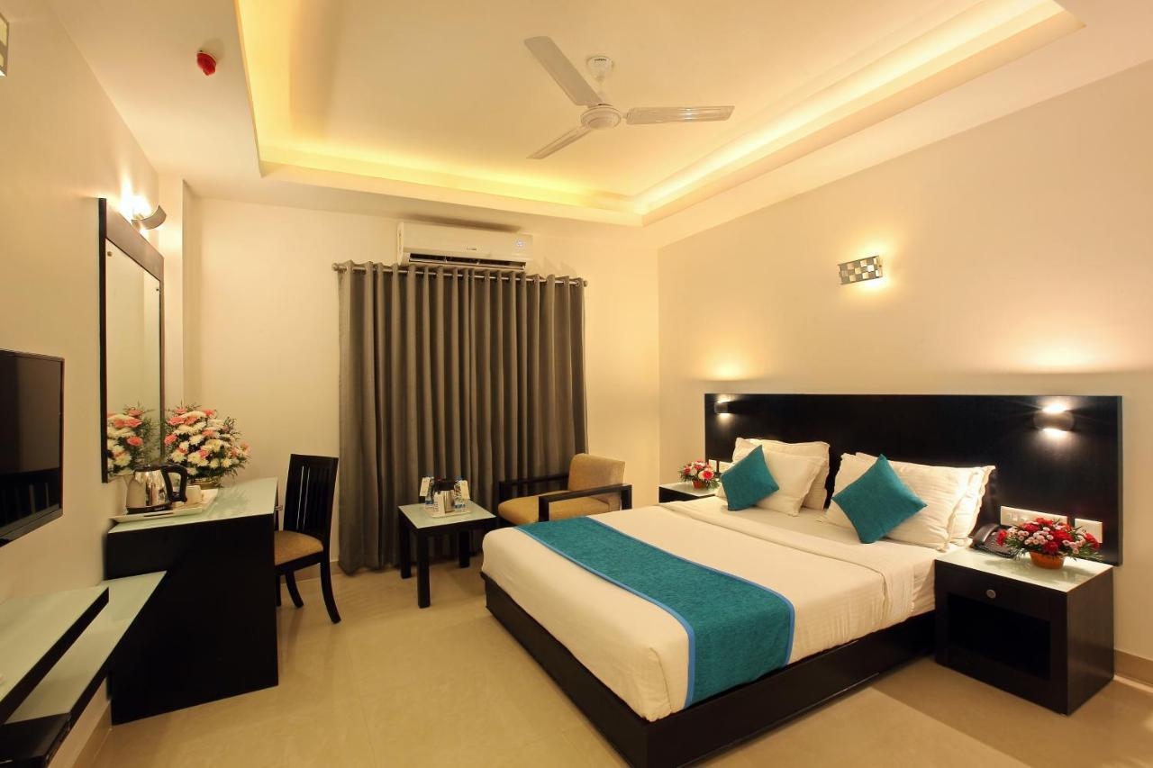 Park Residency Airport Road Hotell Kozhikode Exteriör bild