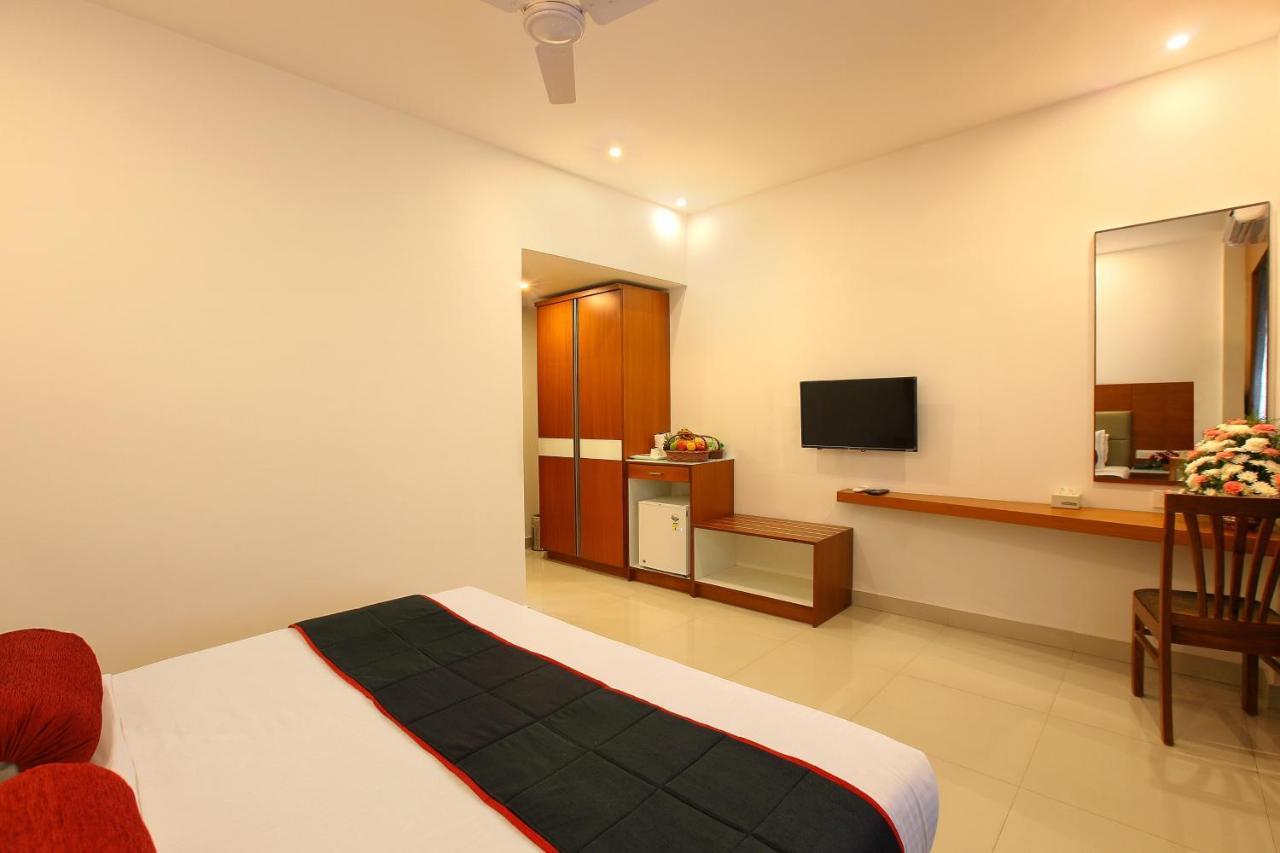 Park Residency Airport Road Hotell Kozhikode Exteriör bild