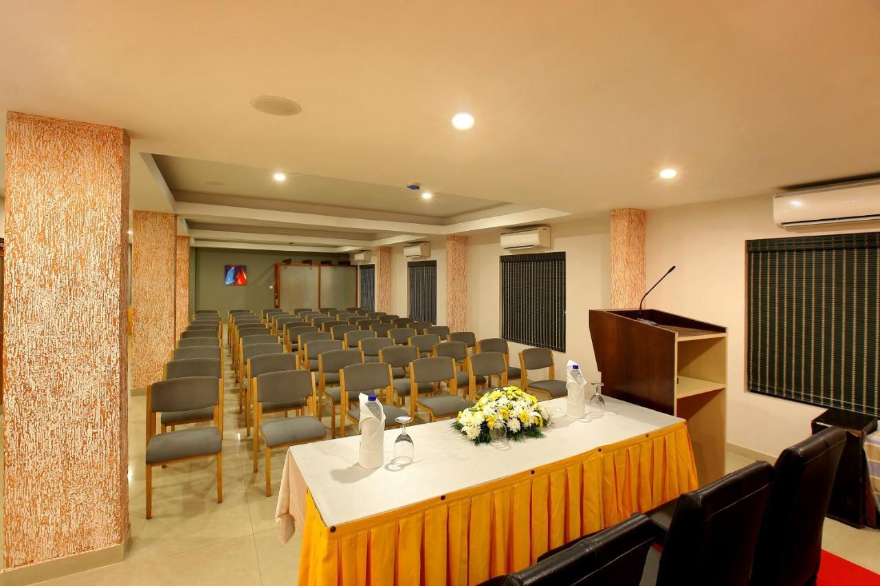 Park Residency Airport Road Hotell Kozhikode Exteriör bild