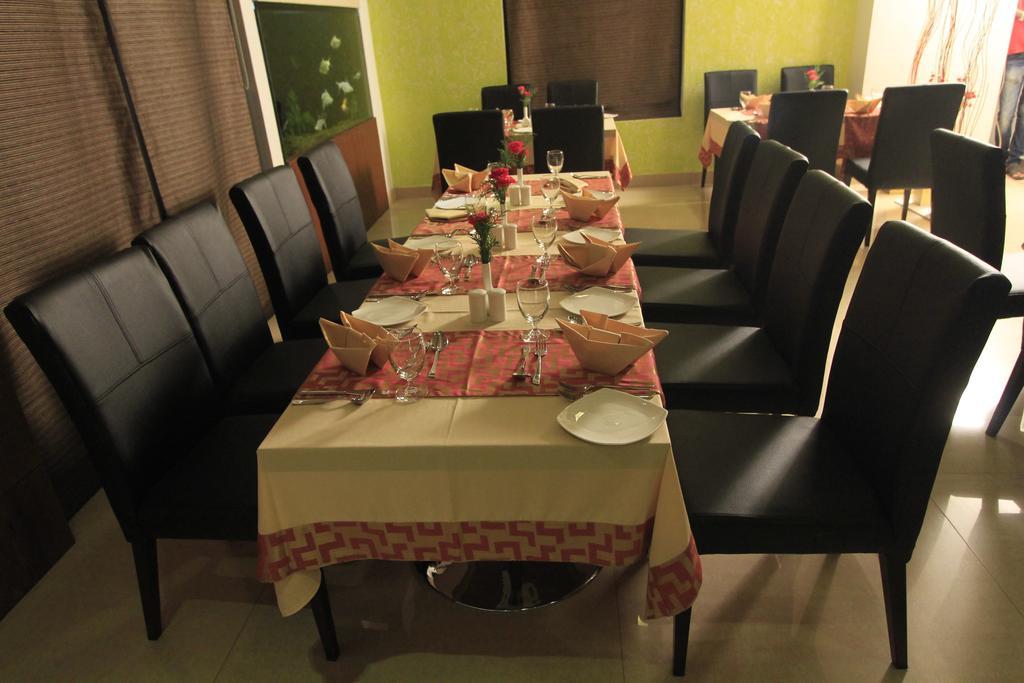 Park Residency Airport Road Hotell Kozhikode Exteriör bild